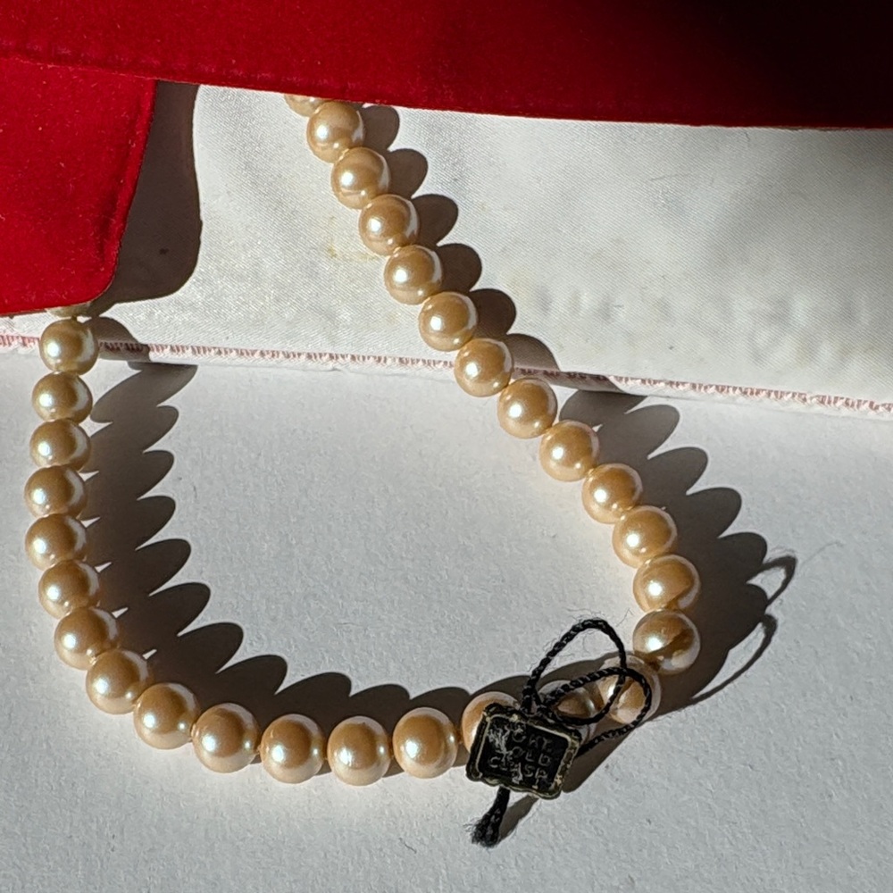 Elegant Pearl Necklace